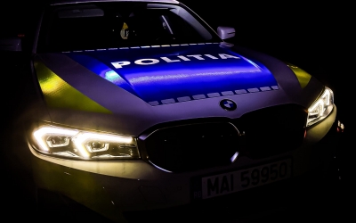 Un tânăr băut a intrat cu mașina într-un vehicul parcat, pe strada Tipografilor