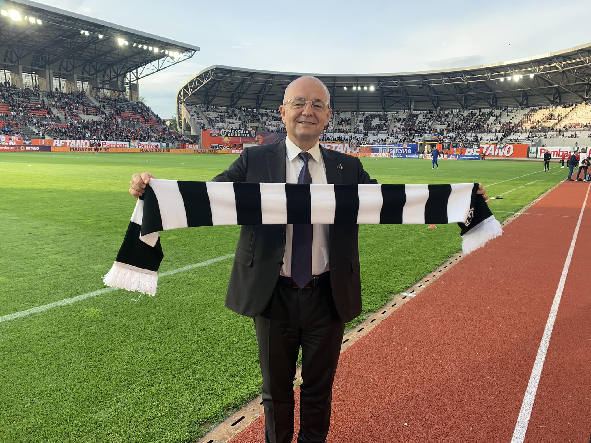 Emil Boc vine joi la Sibiu. U Cluj joacă aici, în Conference League, cu Ararat (Armenia)