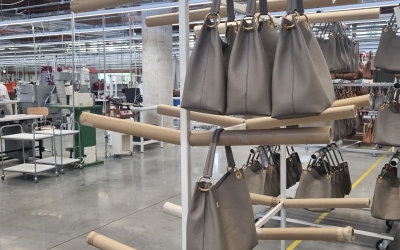 Un angajat străin, acuzat de comportament abuziv la fabrica Hipic Prod din Sibiu. „Ne ceartă, înjură, urlă și vorbește urât”. Răspunsul companiei: „Promovăm un mediu de lucru bazat pe respect”
