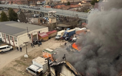 Incendiul de la vopsitoria auto din Sibiu, de lângă Podul Gării: anchetă penală în desfășurare, mai mulți martori audiați și expertiză tehnică dispusă
