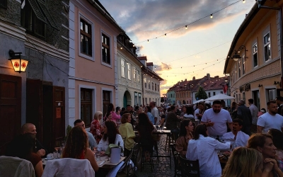 Ce facem în weekend? Petrecere în Orașul de Jos, Sibiu Sands, Turul Ciclist al Sibiului și Arini Fest Cinema