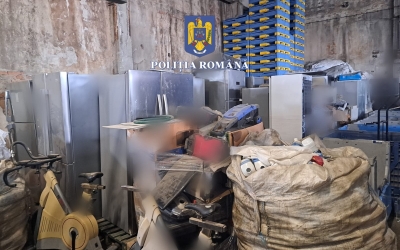 Polițiștii au descoperit 15 tone de deșeuri periculoase depozitate ilegal în Sibiu