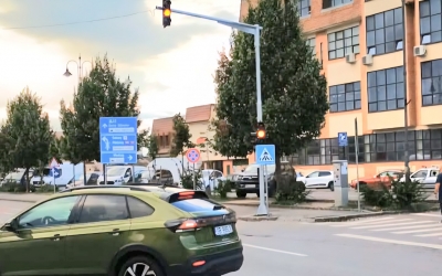 Primăria Sibiu anunță punerea în funcțiune a unui nou semafor, lângă Piața Cibin