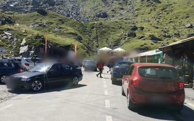 Trafic intens pe Valea Oltului, Transfăgărășan și DN 1 Sibiu – Brașov. „Recomandăm șoferilor să manifeste răbdare, prudență și respect”
