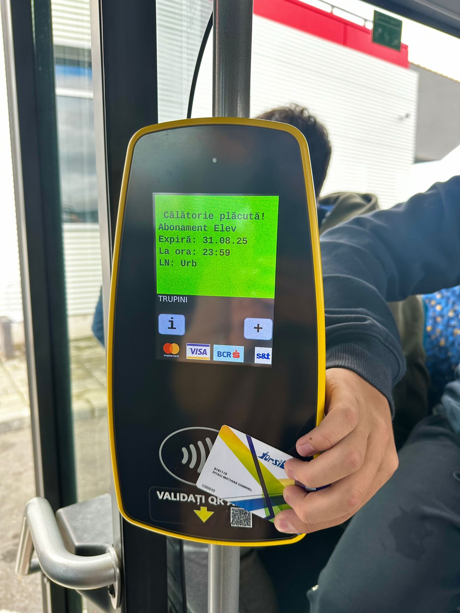 Tursib: Se depun cereri pentru abonamentele gratuite urbane și metropolitane pentru elevi