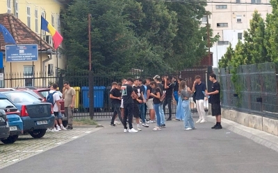 Prima probă a Bacalaureatului de toamnă s-a desfășurat cu jumătate dintre elevii înscriși. Nu au fost incidente sau eliminări