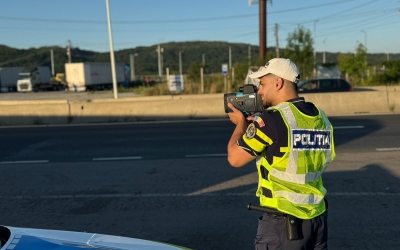 735 de amenzi pentru depășirea vitezei legale, săptămâna trecută. 38 de permise au fost reținute
