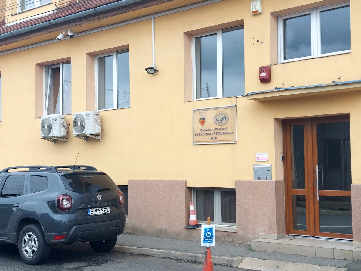 Direcția de Evidență a Persoanelor: Certificatele de naștere, căsătorie sau deces din străinătate nu sunt valabile fără transcriere în România. Amenzi pentru cei care nu le transcriu la timp