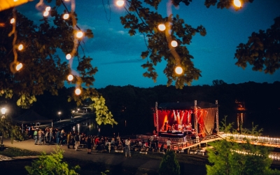 Ce facem în minivacanța de Sfânta Maria? Astra Rock, târg creativ în Piața Huet și târg de carte în Piața Mare, Festivalul Plăcintelor de la Tălmăcel, paradă a câinilor ciobănești românești