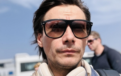 Actorul Marius Manole: ”Dragă Sibiu, cum facem noi să ne împrietenim?” I se reproșează că un bilet la spectacolul în care joacă e 500 de lei: ”Taxele sunt astea care sunt”