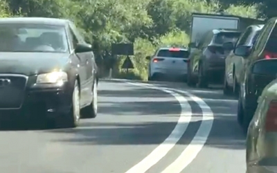 Aglomerație pe șosele: Transfăgărășan, Valea Oltului, DN1 Sibiu-Brașov. Poliția: cauza principală este afluxul crescut de turiști