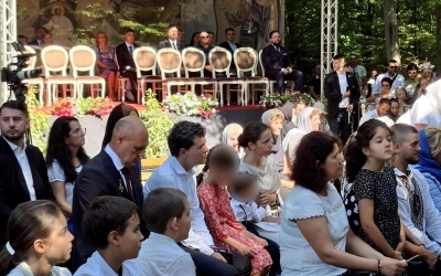 Președintele Nicuşor Dan, vizită privată în Brașov, de Sfânta Maria. A participat la o slujbă la Mănăstirea Brâncoveanu din Sâmbăta de Sus
