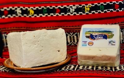 De ce e diferită Telemeaua de Sibiu de alte produse „neacreditate”: „Se face cu cheag natural, cu saramură, fără adaosuri, fără să fie pasteurizată”. Industria brânzeturilor în Sibiu: peste 24 de mil. lei