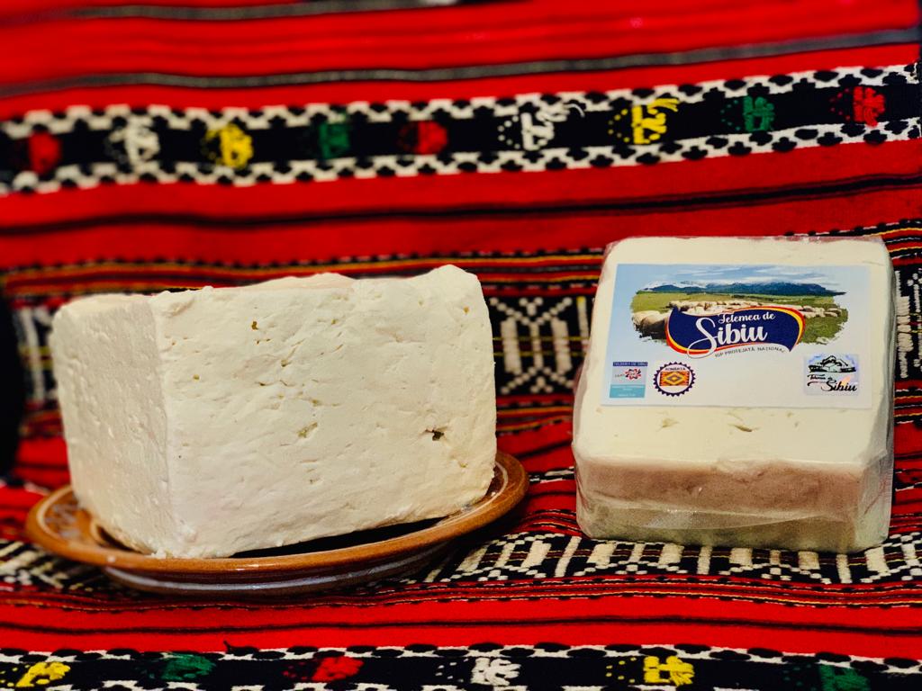 De ce e diferită Telemeaua de Sibiu de alte produse „neacreditate”: „Se face cu cheag natural, cu saramură, fără adaosuri, fără să fie pasteurizată”. Industria brânzeturilor în Sibiu: peste 24 de mil. lei