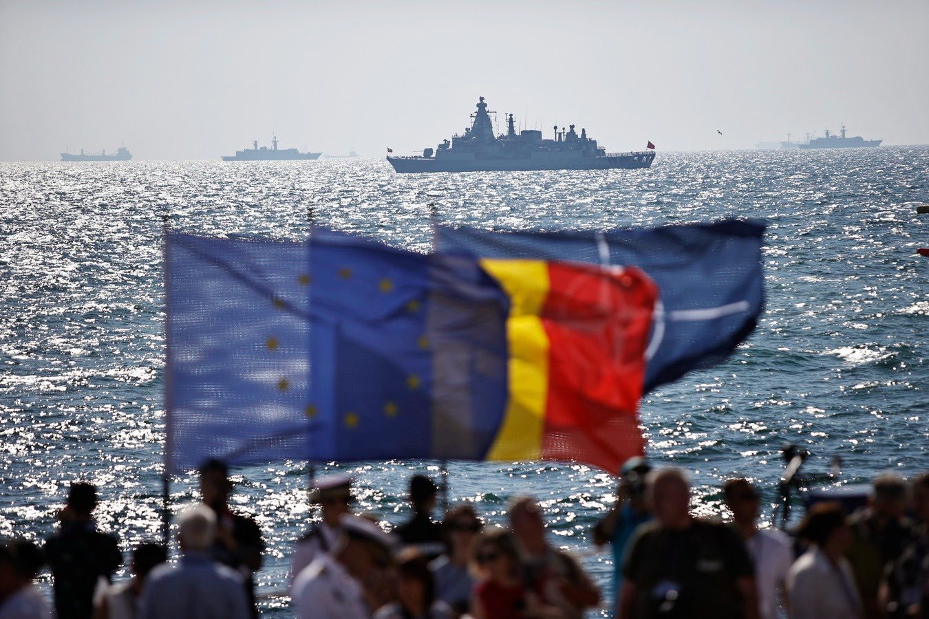 Ziua Marinei Române. Nicușor Dan: „Atât timp cât stăm împreună în jurul valorilor noastre naționale suntem mai puternici”. Bolojan: „Nu poți avea forțe navale performante fără dotări și fără oameni bine pregătiți și motivați”