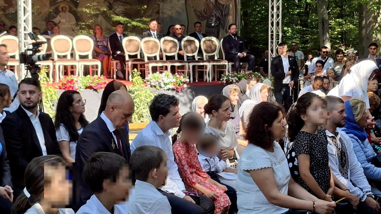Președintele Nicuşor Dan, vizită privată în Brașov, de Sfânta Maria. A participat la o slujbă la Mănăstirea Brâncoveanu din Sâmbăta de Sus