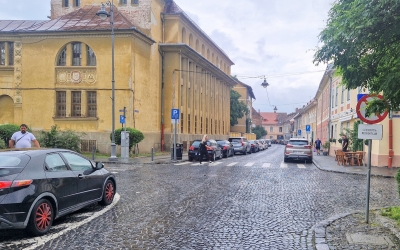 „Am transmis sesizări că aici trebuie limitată circulația”. Locuitorii din zona accidentului în care a murit un copil de doi ani cer măsuri sporite pentru siguranța pietonilor