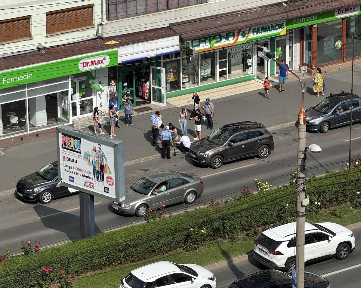 Accident pe Bulevardul Mihai Viteazul. Un tânăr aflat pe trotinetă a fost rănit după ce l-a acroșat un autoturism
