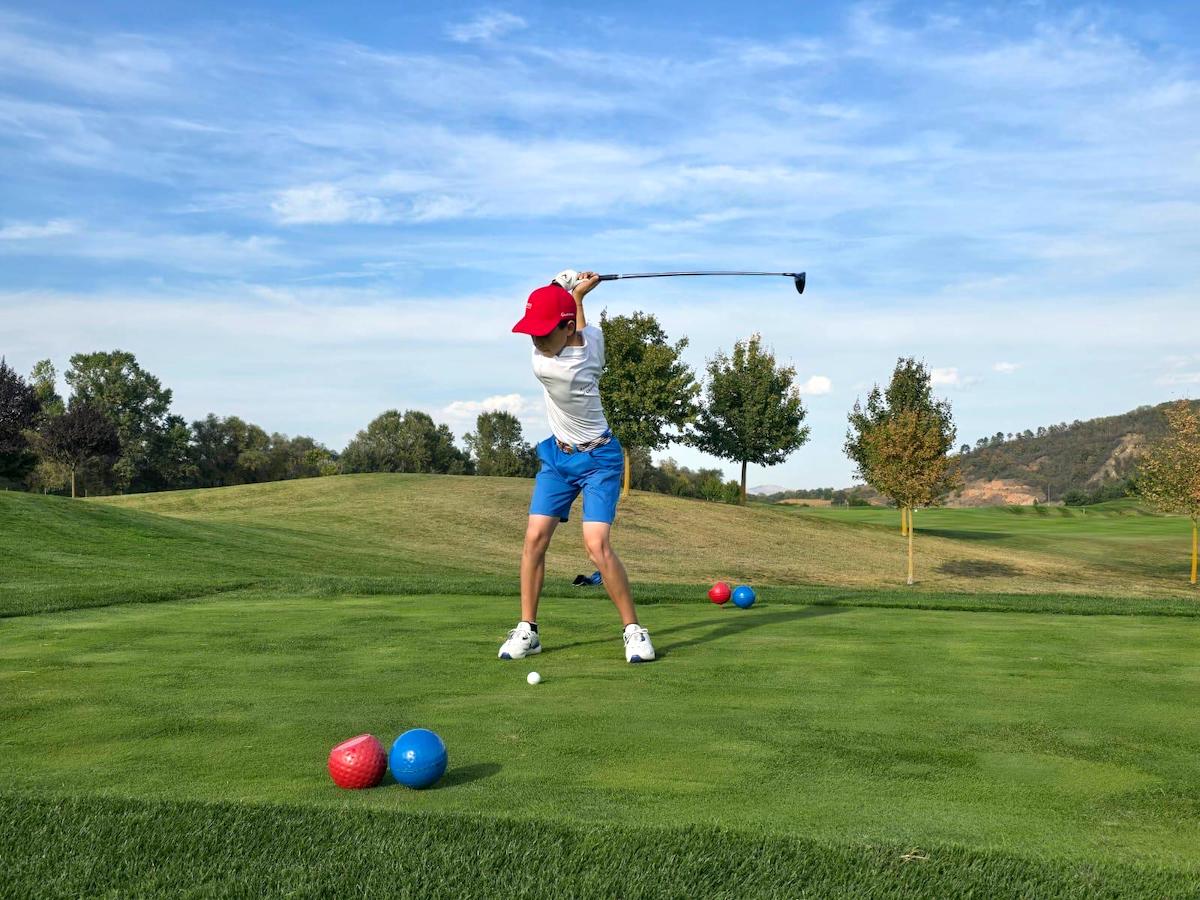Paul Baciu, băiatul de 15 ani din Sibiu care domină competițiile de juniori la golf: „O singură lovitură greșită poate schimba totul”
