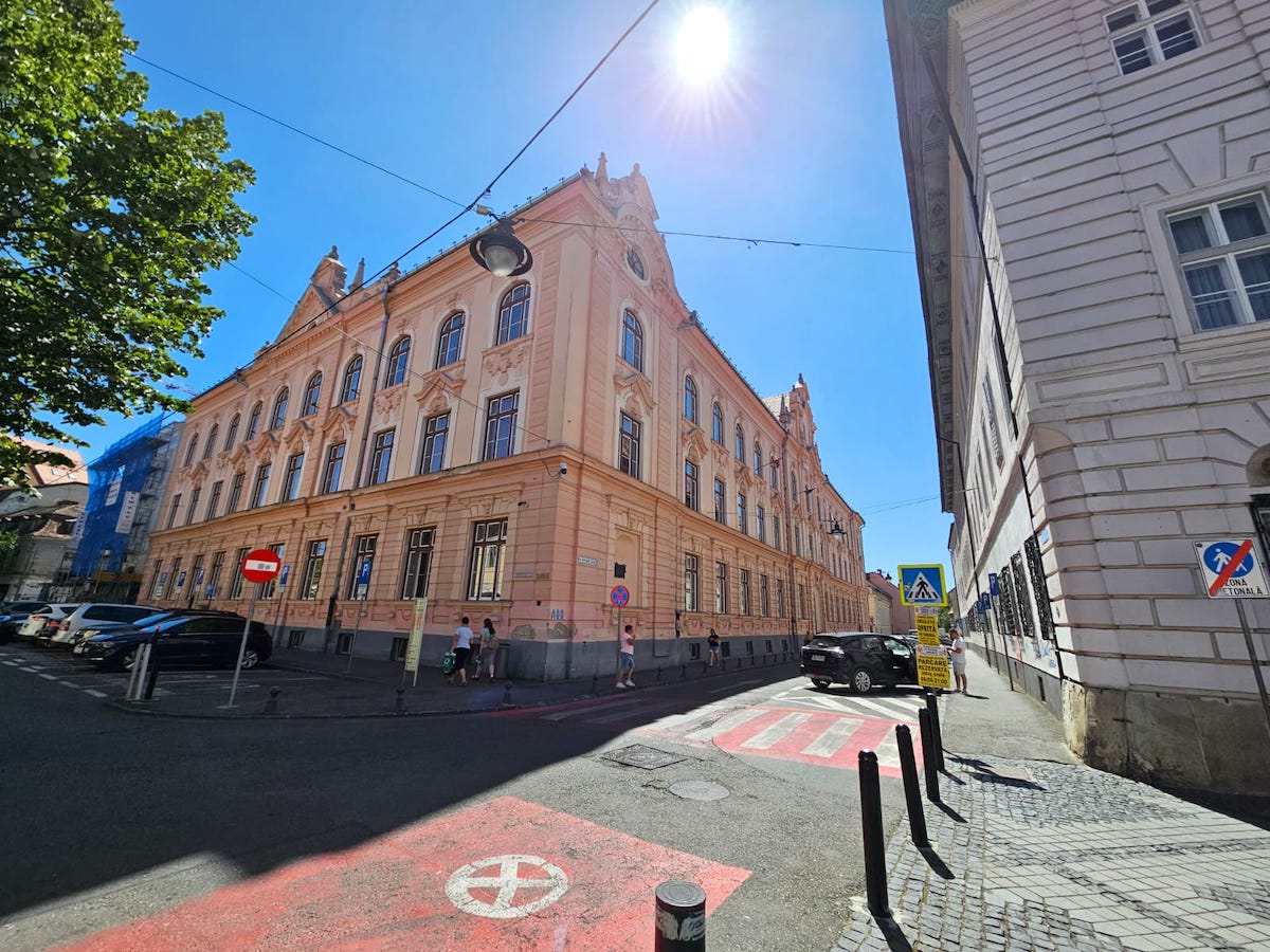 La 12 școli și licee continuă lucrările de renovare și după începerea anului școlar. Lazăr, Ghibu, I.L. Caragiale, printre ele