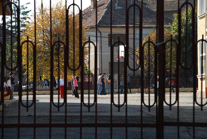 Până la 5 septembrie 2025, toate școlile trebuie să îmbunătățească procedurile de acces în instituție