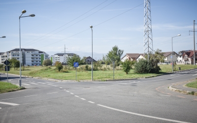 Șapte sibieni se „bat” pentru patru terenuri pe care își vor putea construi case. Loturile alocate gratuit de Primărie, repartizate prin tragere la sorți