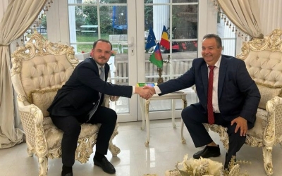 După o vizită în Hunedoara, unde a vorbit despre investiții și transparență, ministrul Sănătății a trecut pe la Sibiu. A luat cina cu Dorin Cioabă