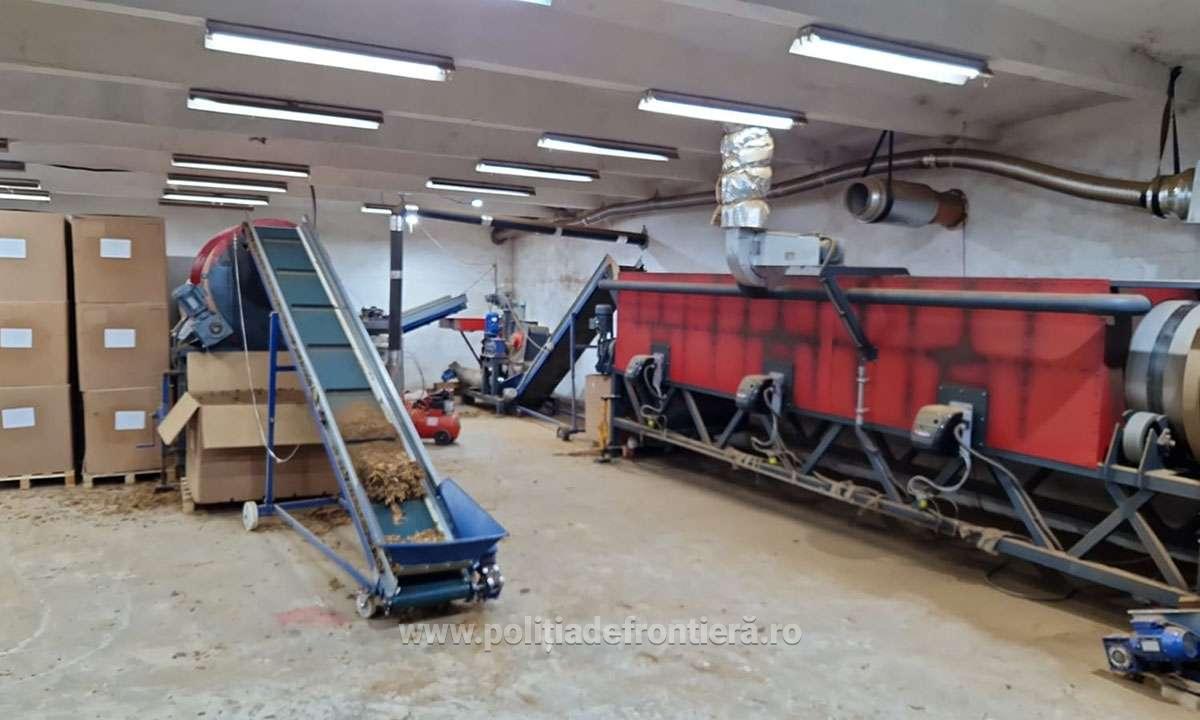 FOTO Fabrică ilegală de țigări la Șelimbăr. Nouă persoane au fost reținute: 7 ucraineni, un maghiar și un român