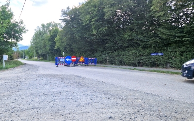 Accesul în Cisnădie dinspre Sibiu rămâne blocat încă aproximativ o lună. „Azi am emis ordinul pentru asfaltarea trotuarelor”