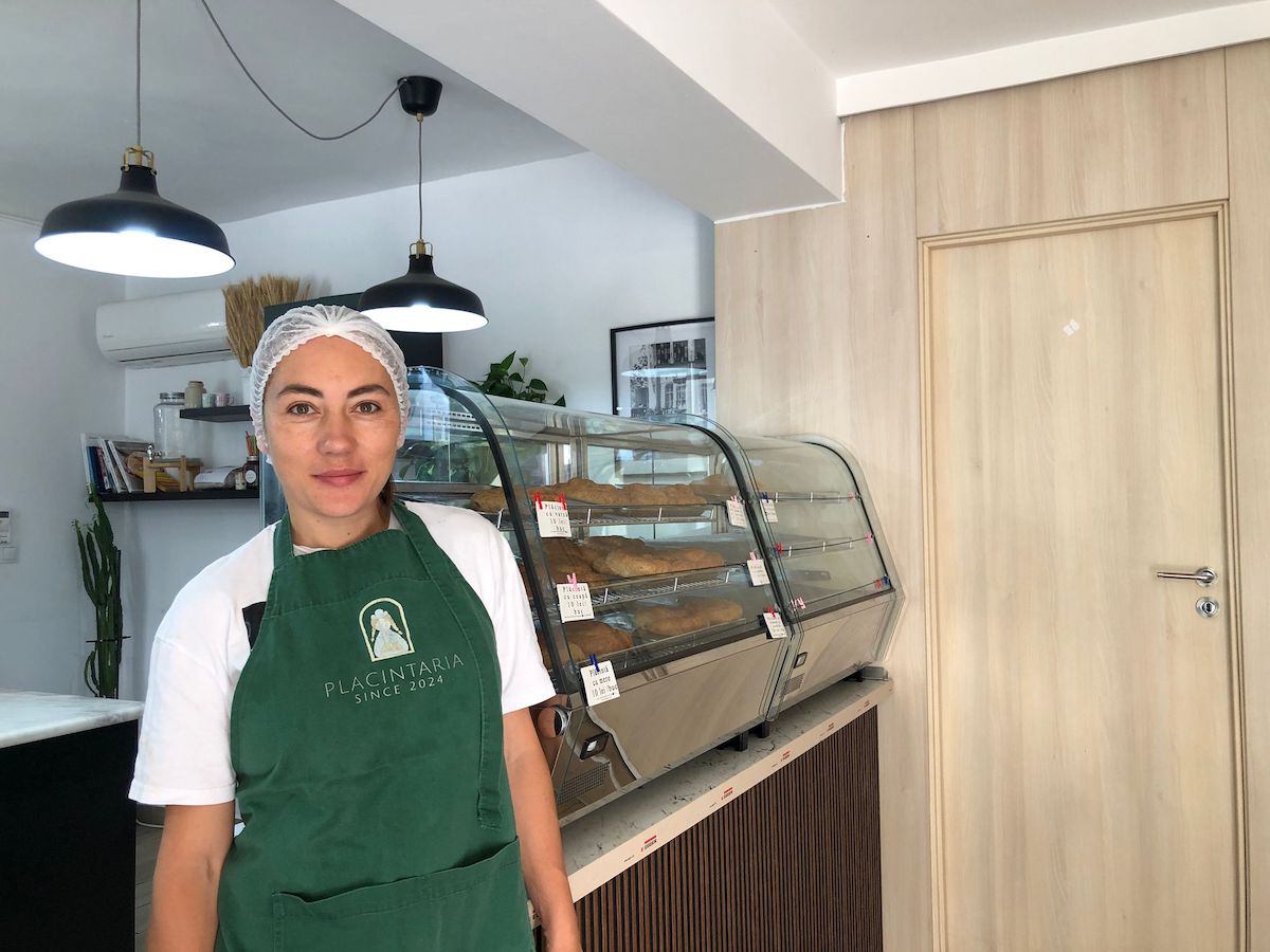 O tânără din Republica Moldova a accesat fonduri europene de 34.000 de euro și a deschis o afacere cu plăcinte moldovenești, la Sibiu: Îmi doresc să mâncăm cât mai sănătos