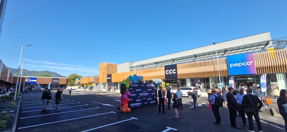 Zacaria a inaugurat primul mall din Cisnădie. Investiție de peste 7 milioane de euro, care crează peste 200 de locuri de muncă: ”Va crește calitatea vieții”