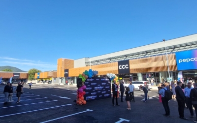 Zacaria a inaugurat primul mall din Cisnădie. Investiție de peste 7 milioane de euro, care crează peste 200 de locuri de muncă: ”Va crește calitatea vieții”