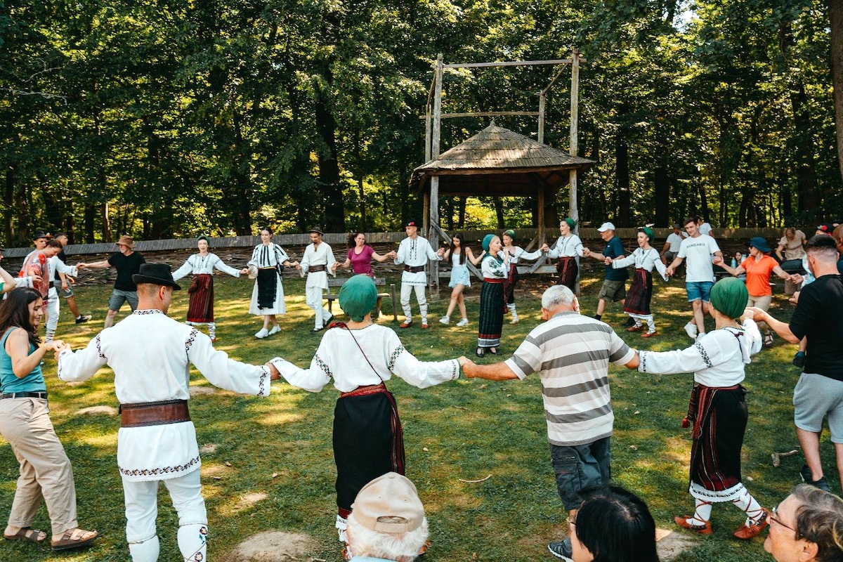Muzeul Astra: 72 de reprezentanți ai Republicii Moldova au participat la proiectul „Meșteșuguri fără frontiere”
