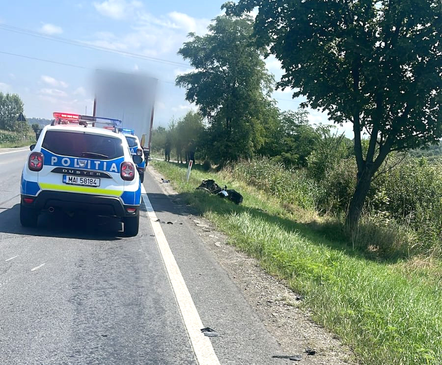 Actualizare accident DN 1. După o depășire, un motociclist neamț a acroșat un autocamion care venea din sens opus