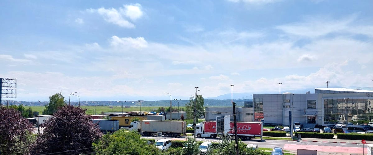 TIR-uri blocate în vama din Sibiu imagine de sus