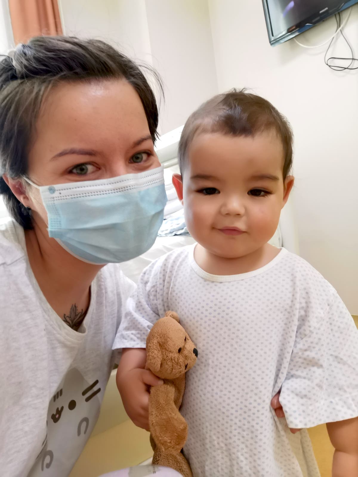 Povestea unei operații pe inimă care a redat copilăria lui Niklaus. Cinci minute în plus sau cum rezistă o mamă când timpul se oprește