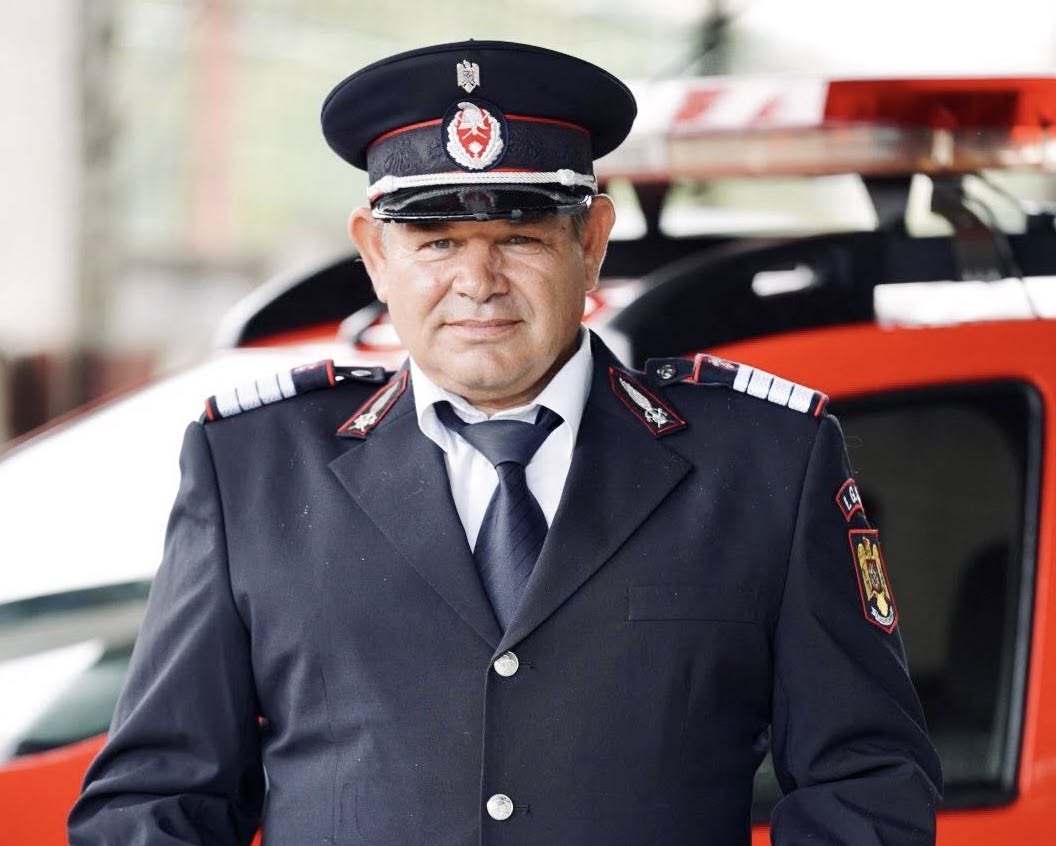 Pompierul Nicolaie Prescurea s-a retras din activitate după 20 de ani de carieră. „Uniforma se așază acum pe umeraș, dar amintirile rămân”