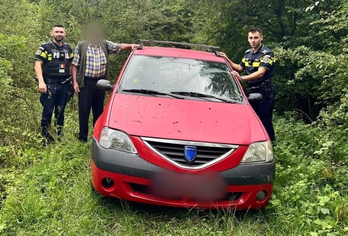Un bărbat de 79 de ani s-a pierdut în pădure, dar a fost salvat de polițiștii din Cisnădie. Dobrin Tiberius și Mihai Marian sunt agenții care au intervenit