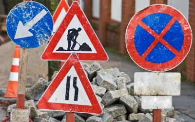 Actualizare: Pană de curent în Sibiu. O linie electrică a fost afectată de lucrările la canalizare.  S-au reconectat deocamdată cartierele Hipodrom I și II, Calea Dumbrăvii și Lazaret