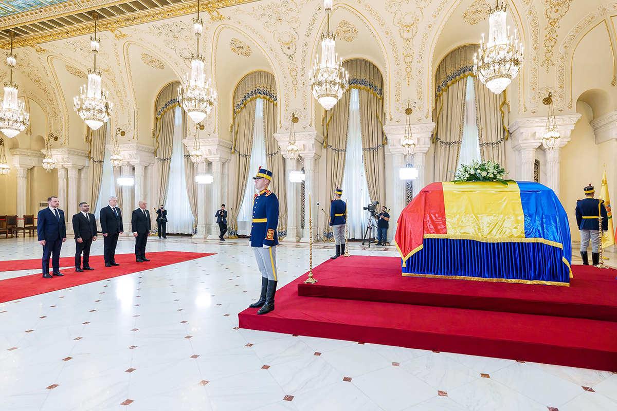 Fostul președinte Ion Iliescu a fost înmormântat cu onoruri militare