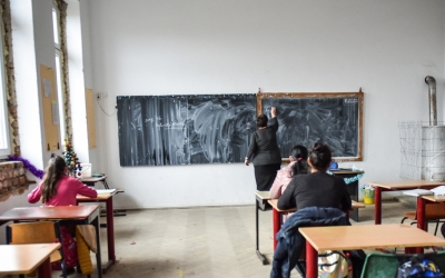 Până luni ISJ Sibiu trebuie să trimită listele cu școlile vizate de reorganizare. Ordin oficial: cum se schimbă rețeaua școlară din septembrie