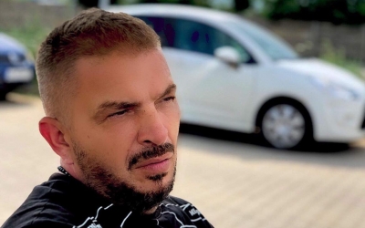 Descinderi prin Interpol la Cisnădie: cel căruia Primăria i-a încredințat lacul orașului în administrare este cercetat pentru lipsire de libertate și șantaj