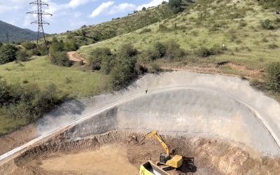 Profesor de la Universitatea din Ankara, adus pe Valea Oltului pentru a sfătui construcția autostrăzii. Drum nou peste Olt, pentru ecoductul de la Lazaret