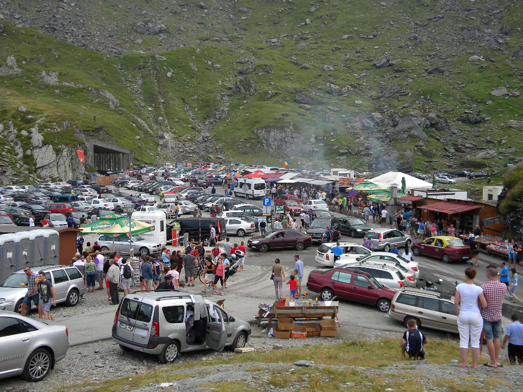 Taxa de acces ar ”corecta” circul de la Bâlea Lac? Experți în turism sustenabil spun că Sibiul are o problemă la Bâlea, iar discuția introducerii unei taxe merită purtată