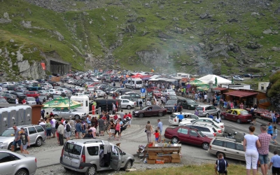Taxa de acces ar ”corecta” circul de la Bâlea Lac? Experți în turism sustenabil spun că Sibiul are o problemă la Bâlea, iar discuția introducerii unei taxe merită purtată