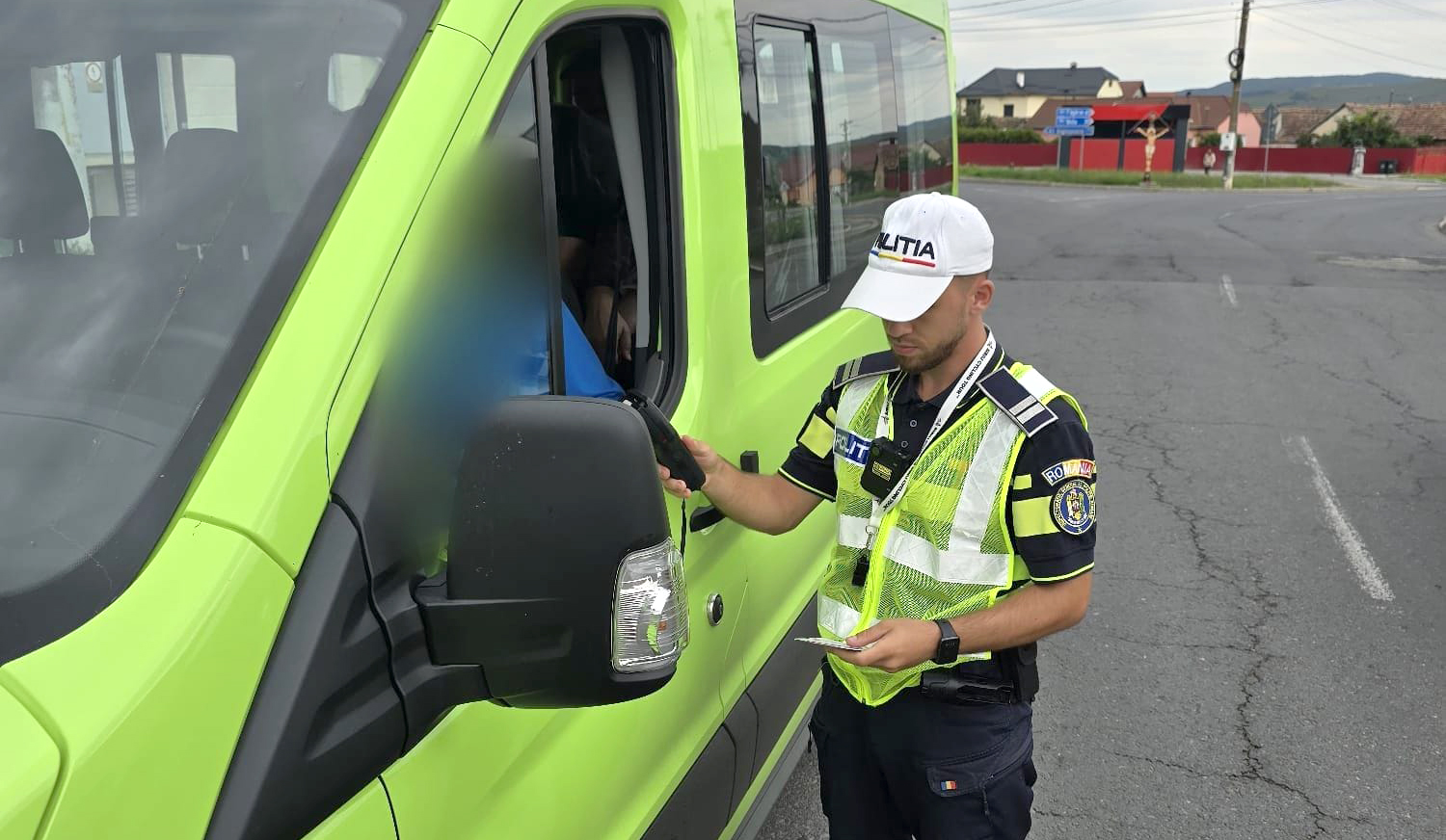 Polițiștii sibieni au verificat microbuzele școlare la început de an școlar