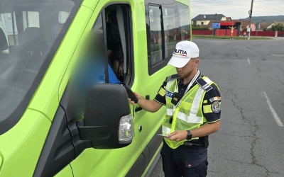 Polițiștii sibieni au verificat microbuzele școlare la început de an școlar