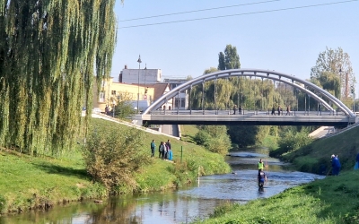 Acțiune de igienizare și ecologizare a râului Cibin. Cine vrea să ajute e invitat vineri, de la ora 11, la podul de pe Alba Iulia