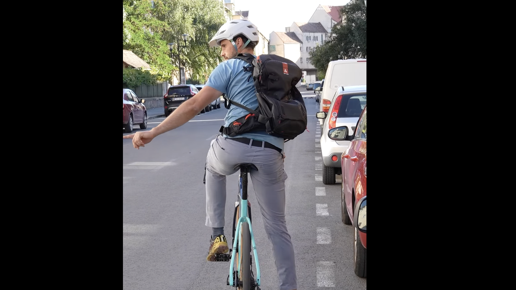 „Fără slalom printre mașini. Semnalizează plecarea de pe loc și privește peste umăr înainte de orice schimbare de poziție”. Sfaturi pentru reducerea riscului de accidente între șoferi și bicicliști