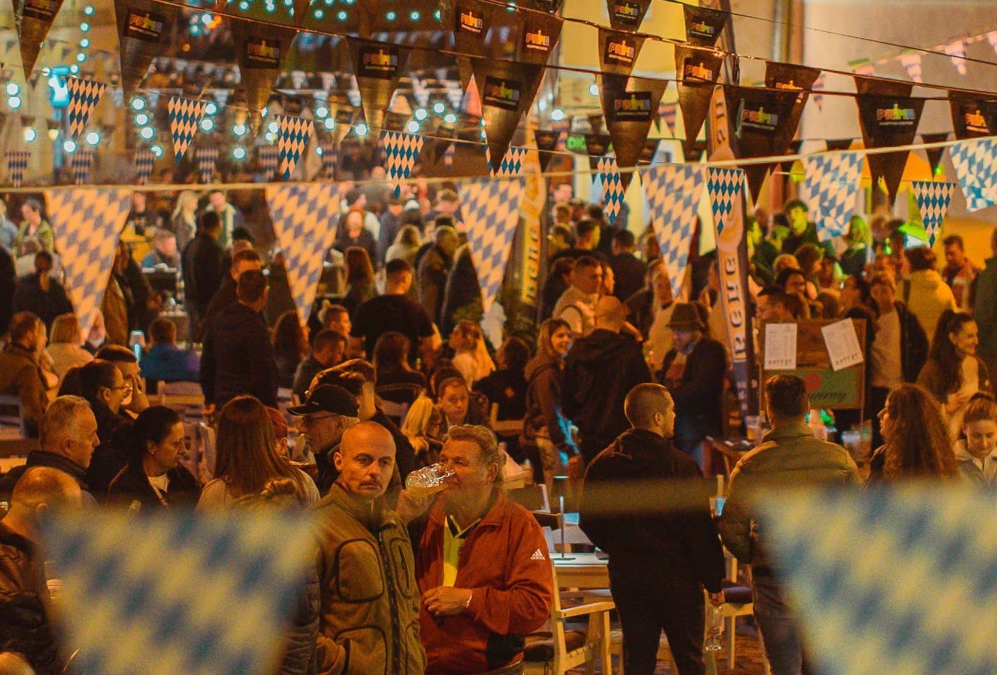 Oktoberfest pe Strada Turnului, în weekend: Îi așteptăm pe oameni cu bere din belșug și multă voie bună